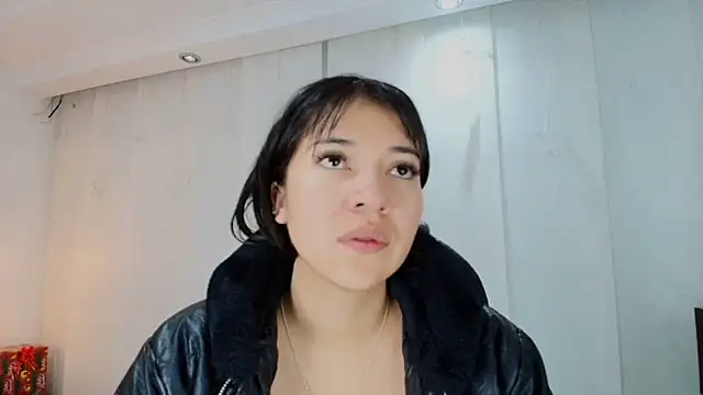 lina bedoya  online show from 12-19-25, 11:45