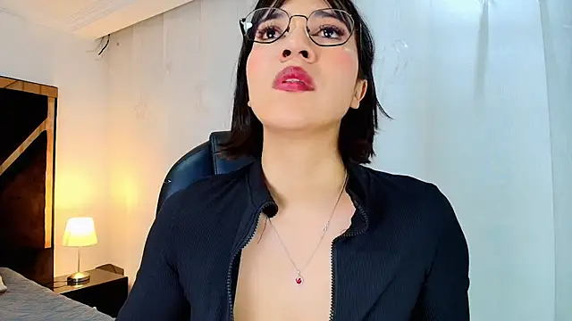 lina bedoya  online show from 05-11-26, 11:44