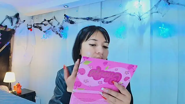 lina bedoya  online show from 10-30-25, 11:41