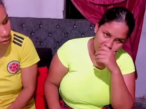 Snapshot of Kika_teem chatting on 02-15-25, 03:20 Kika teem online show from 02-15-25, 03:20