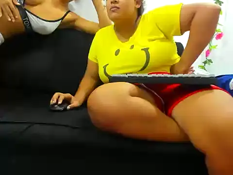 Snapshot of Kika_teem chatting on 09-30-25, 02:39 Kika teem online show from 09-30-25, 02:39