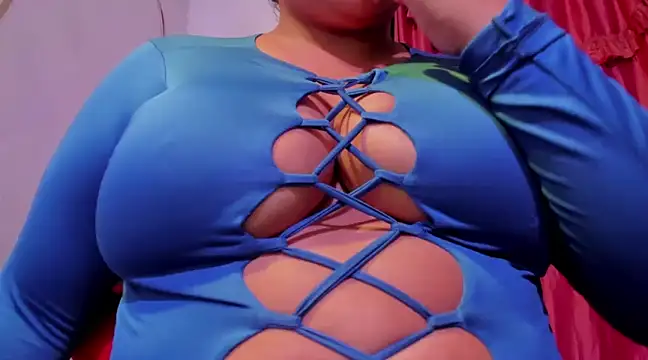 Snapshot of Kika_teem chatting on 01-17-25, 03:45 Kika teem online show from 01-17-25, 03:45