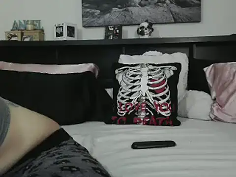CrystalLakeXO online show from 02-25-25, 05:19