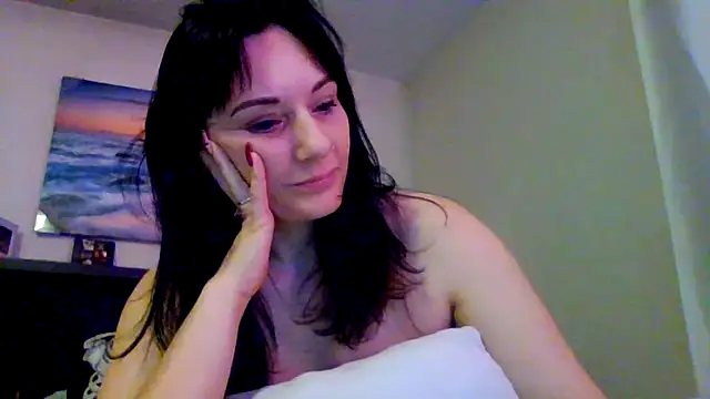 CrystalLakeXO online show from 11-10-25, 12:26