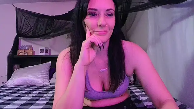 Snapshot of CrystalLakeXO chatting on 06-04-26, 05:45 CrystalLakeXO online show from 06-04-26, 05:45