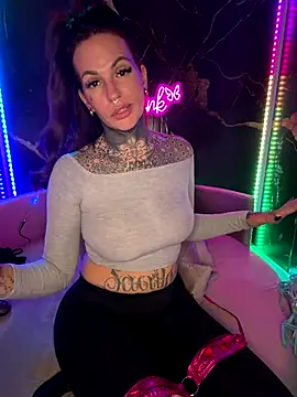 AileenInkOfficial online show from 10-19-25, 07:16