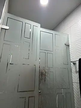 SaraParisi online show from 10-27-25, 10:22