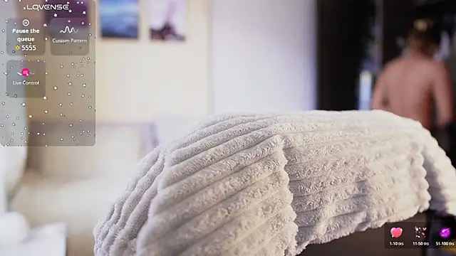 SaraParisi online show from 12-19-25, 10:23