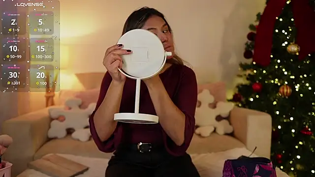 SaraParisi online show from 11-17-25, 01:09