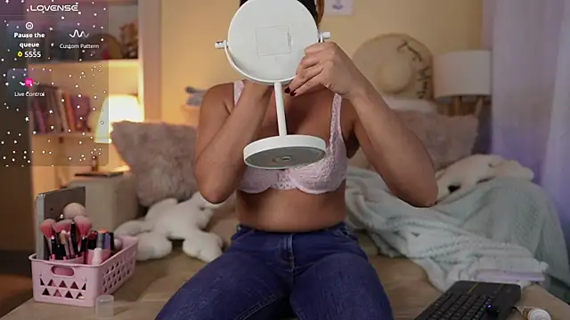 SaraParisi online show from 11-10-25, 10:48