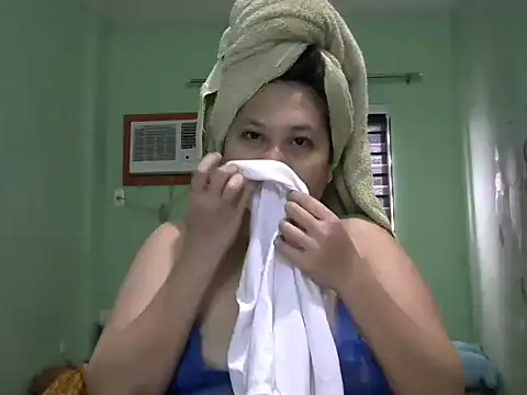 Snapshot of sweetsexysmile chatting on 09-15-25, 01:28 sweetsexysmile online show from 09-15-25, 01:28