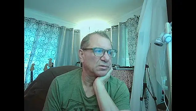 coryassman online show from 04-10-26, 08:49