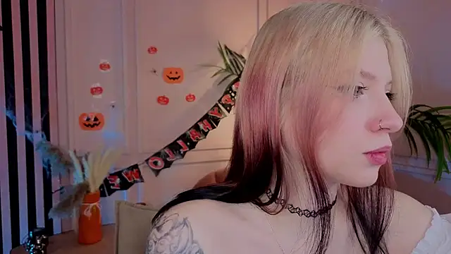 arielabradberry online show from 10-31-25, 10:34