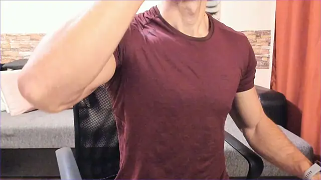 HotHunkTrainer online show from 10-06-25, 07:20