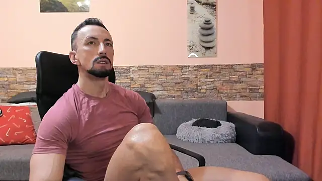 HotHunkTrainer online show from 02-06-26, 09:05