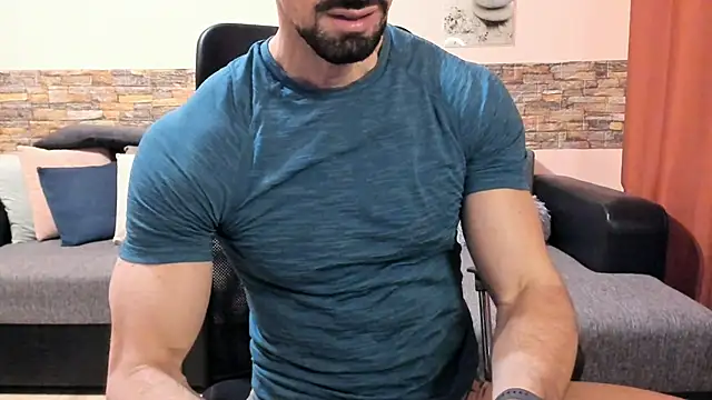 HotHunkTrainer online show from 12-18-25, 08:19