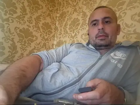 Snapshot of Basszos88i chatting on 09-27-25, 10:49 Basszos88i online show from 09-27-25, 10:49