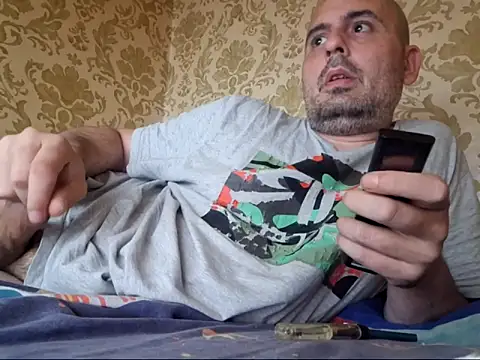 Snapshot of Basszos88i chatting on 09-26-25, 04:14 Basszos88i online show from 09-26-25, 04:14