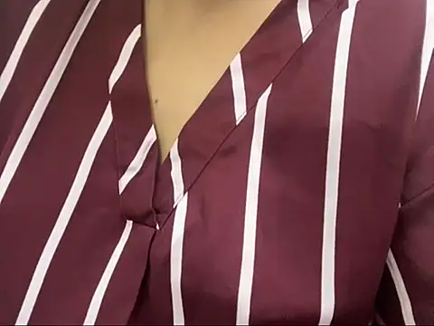 Snapshot of KEEP_010 chatting on 10-30-25, 10:13 KEEP 010 online show from 10-30-25, 10:13