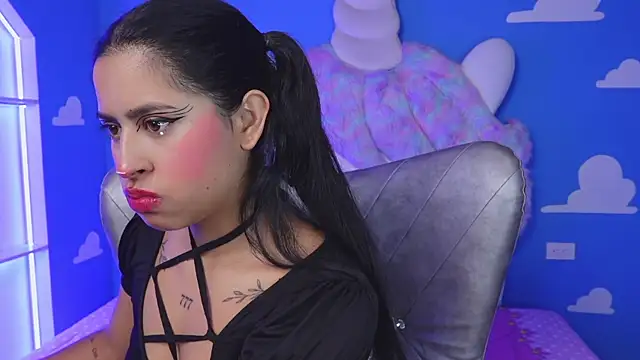 Snapshot of miss_romyna chatting on 10-01-25, 11:03 miss romyna online show from 10-01-25, 11:03