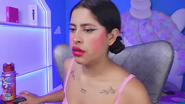Snapshot of miss_romyna chatting on 10-02-25, 11:02 miss romyna online show from 10-02-25, 11:02