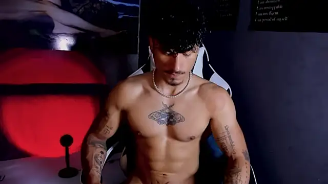 Snapshot of Thomas_Fit1 chatting on 05-05-26, 02:47 Thomas Fit1 online show from 05-05-26, 02:47