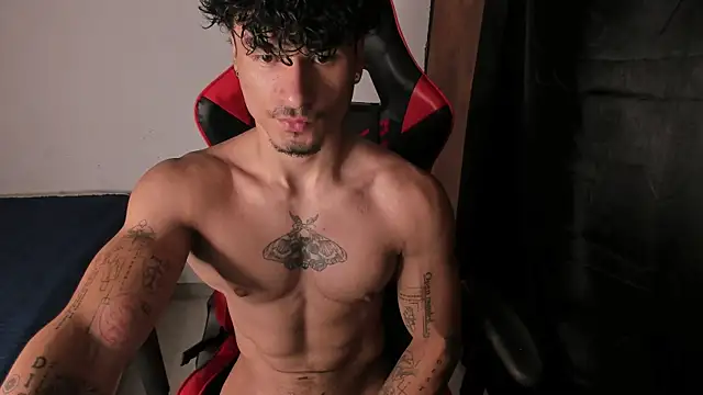 Snapshot of Thomas_Fit1 chatting on 05-30-26, 03:57 Thomas Fit1 online show from 05-30-26, 03:57
