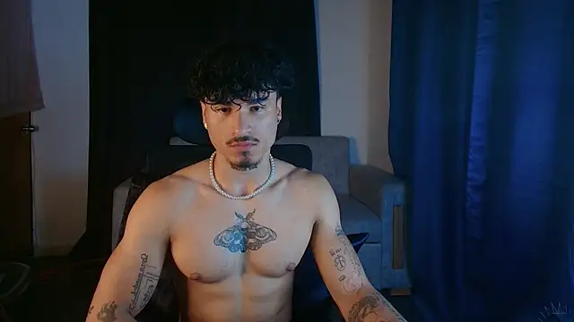Snapshot of Thomas_Fit1 chatting on 05-19-26, 11:45 Thomas Fit1 online show from 05-19-26, 11:45