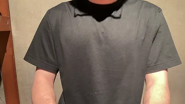 rickyyy0201 online show from 02-01-25, 03:28