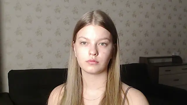 Snapshot of EmySway chatting on 02-09-25, 07:19 EmySway online show from 02-09-25, 07:19