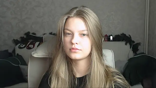 Snapshot of EmySway chatting on 01-28-25, 08:47 EmySway online show from 01-28-25, 08:47