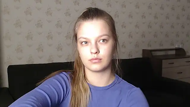 Snapshot of EmySway chatting on 02-24-25, 05:42 EmySway online show from 02-24-25, 05:42