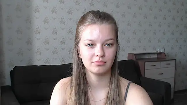 Snapshot of EmySway chatting on 09-27-25, 03:01 EmySway online show from 09-27-25, 03:01