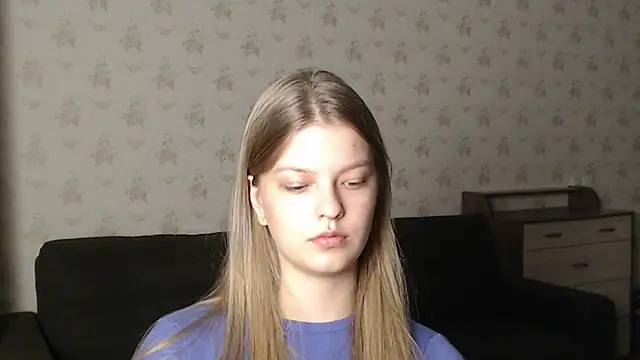 Snapshot of EmySway chatting on 12-29-24, 08:58 EmySway online show from 12-29-24, 08:58