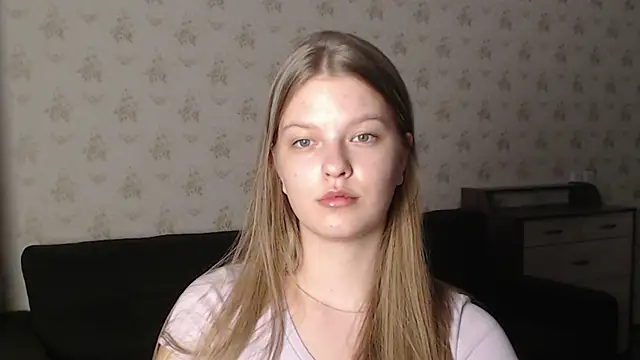 Snapshot of EmySway chatting on 01-20-25, 08:07 EmySway online show from 01-20-25, 08:07