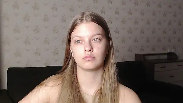 Snapshot of EmySway chatting on 02-12-25, 08:27 EmySway online show from 02-12-25, 08:27