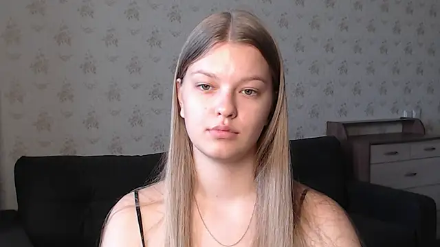 Snapshot of EmySway chatting on 10-05-25, 07:10 EmySway online show from 10-05-25, 07:10
