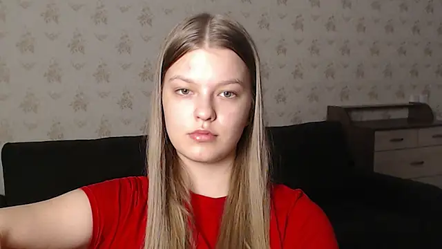 Snapshot of EmySway chatting on 02-28-25, 03:59 EmySway online show from 02-28-25, 03:59