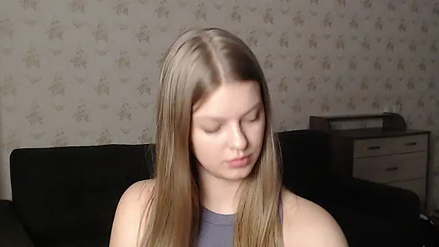 Snapshot of EmySway chatting on 02-22-25, 05:57 EmySway online show from 02-22-25, 05:57