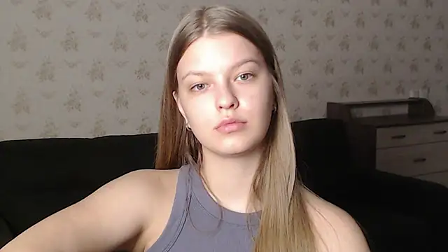 Snapshot of EmySway chatting on 02-23-25, 06:01 EmySway online show from 02-23-25, 06:01