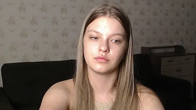 Snapshot of EmySway chatting on 03-13-25, 11:16 EmySway online show from 03-13-25, 11:16