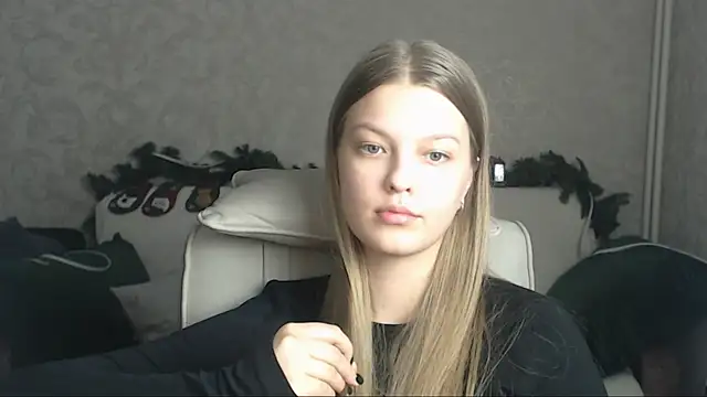 Snapshot of EmySway chatting on 01-07-25, 05:31 EmySway online show from 01-07-25, 05:31