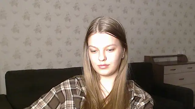 Snapshot of EmySway chatting on 03-20-25, 09:56 EmySway online show from 03-20-25, 09:56