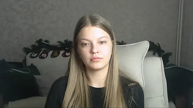 Snapshot of EmySway chatting on 01-07-25, 08:52 EmySway online show from 01-07-25, 08:52