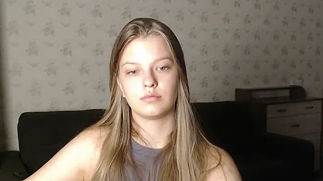 Snapshot of EmySway chatting on 01-21-25, 05:09 EmySway online show from 01-21-25, 05:09