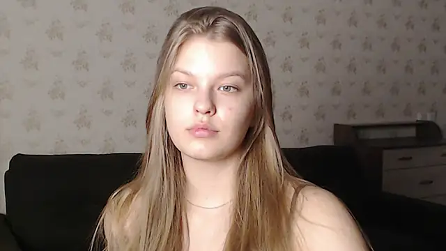 Snapshot of EmySway chatting on 02-09-25, 10:31 EmySway online show from 02-09-25, 10:31