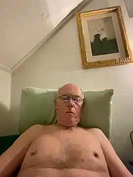 Snapshot of martxxxxx chatting on 03-12-25, 09:45 martxxxxx online show from 03-12-25, 09:45