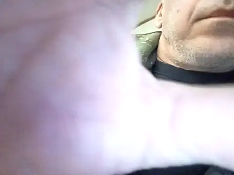 Snapshot of Xoc8_ chatting on 12-17-25, 06:02 Xoc8 online show from 12-17-25, 06:02