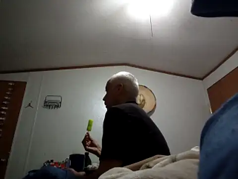 Snapshot of Xoc8_ chatting on 12-18-25, 07:40 Xoc8 online show from 12-18-25, 07:40