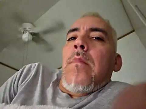 Xoc8  online show from 05-10-26, 05:44